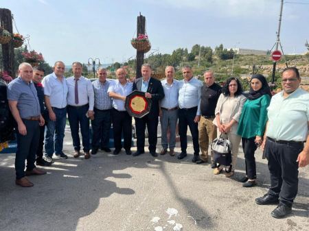 كفرمندا : تكريم مفتش المعارف الدكتور حمد طربيه